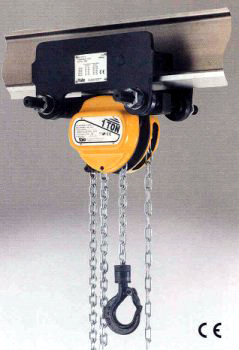 Stirnradflaschenzug mit Rollfahrwerk